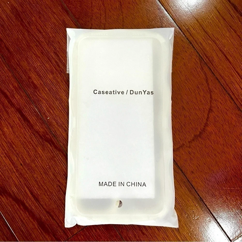 NWT Caseative Cute Curly Wave Frame Shape Shockproof Soft iPhone Case 11 Pro Max